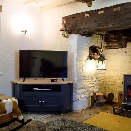 Lower Goytre Farmhouse Llanfair Waterdine Ngoại thất bức ảnh