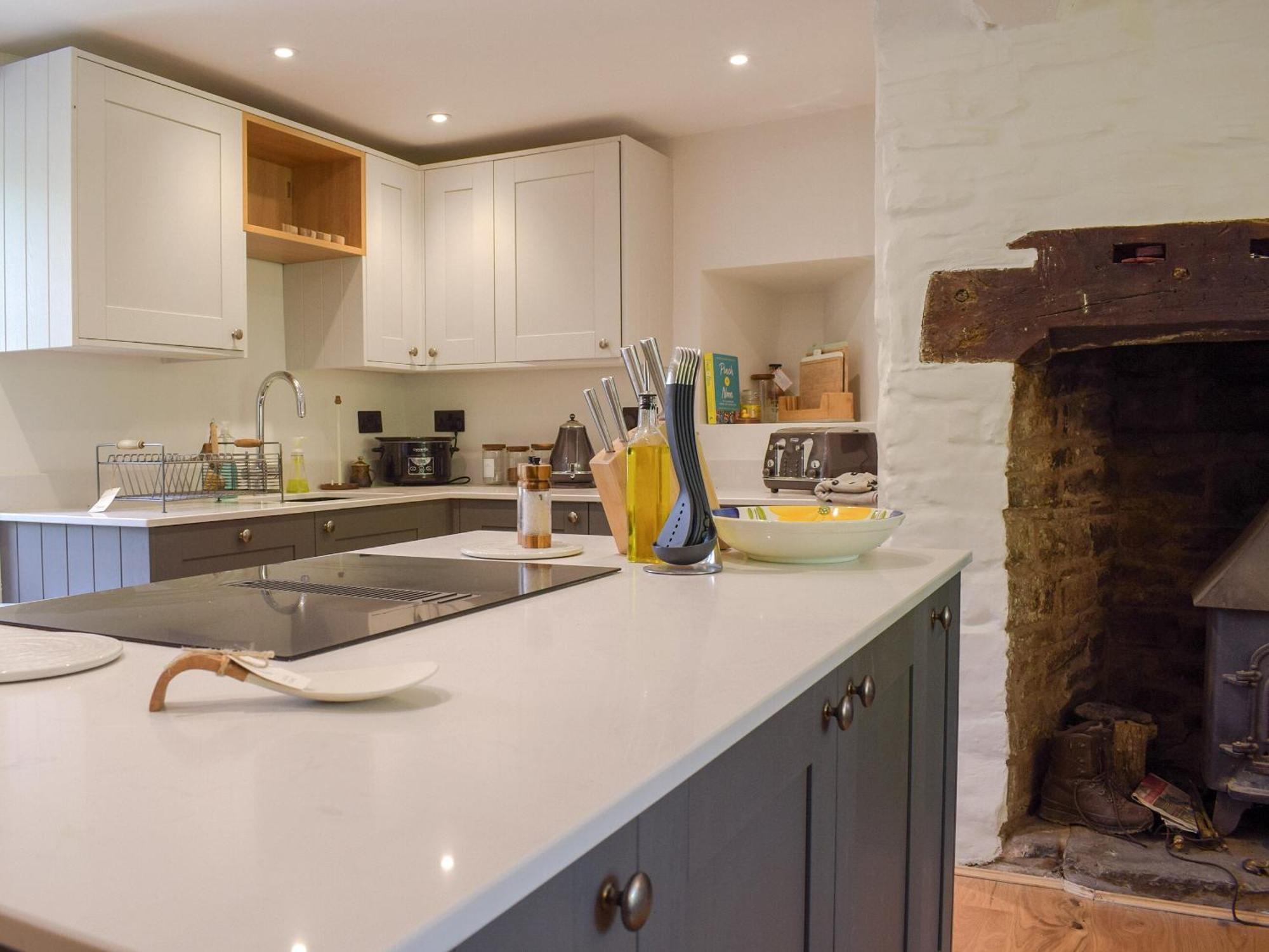 Lower Goytre Farmhouse Llanfair Waterdine Ngoại thất bức ảnh